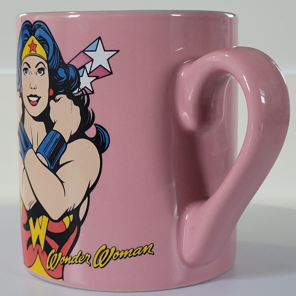 Wonder Woman DC Comics Classic Comic Book Graphic Pose Pink 14oz Mug - Picture 4 of 13